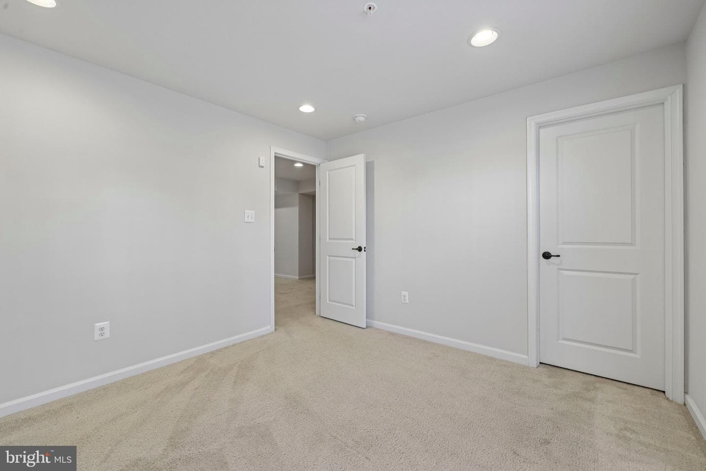 10064 Hutzell Street photo 47