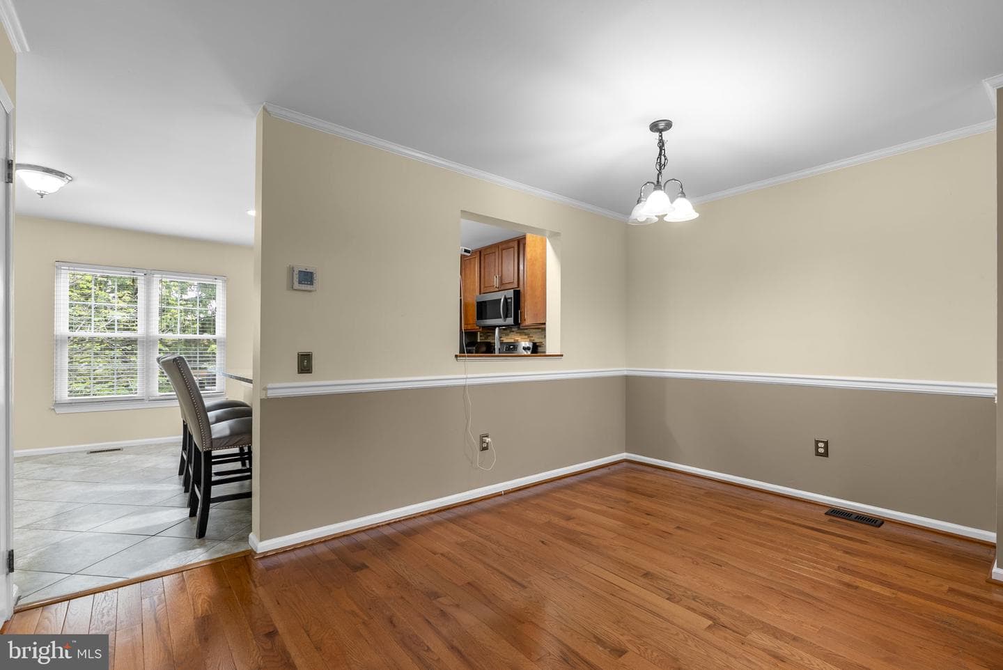 7069 Bradshaw Court W photo 6