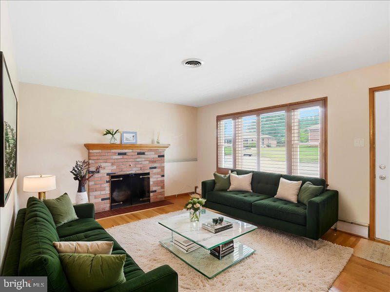 112 Locust Court photo 6