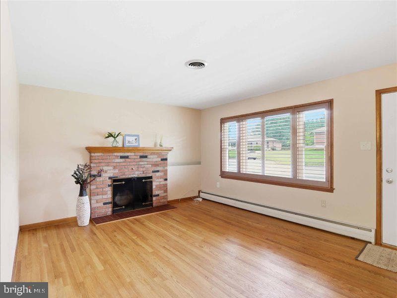112 Locust Court photo 7