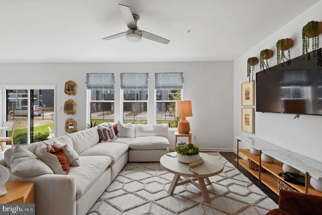 473 Ensemble Way photo 13