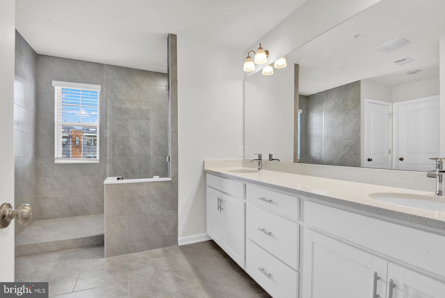 456 Hanson Street photo 19