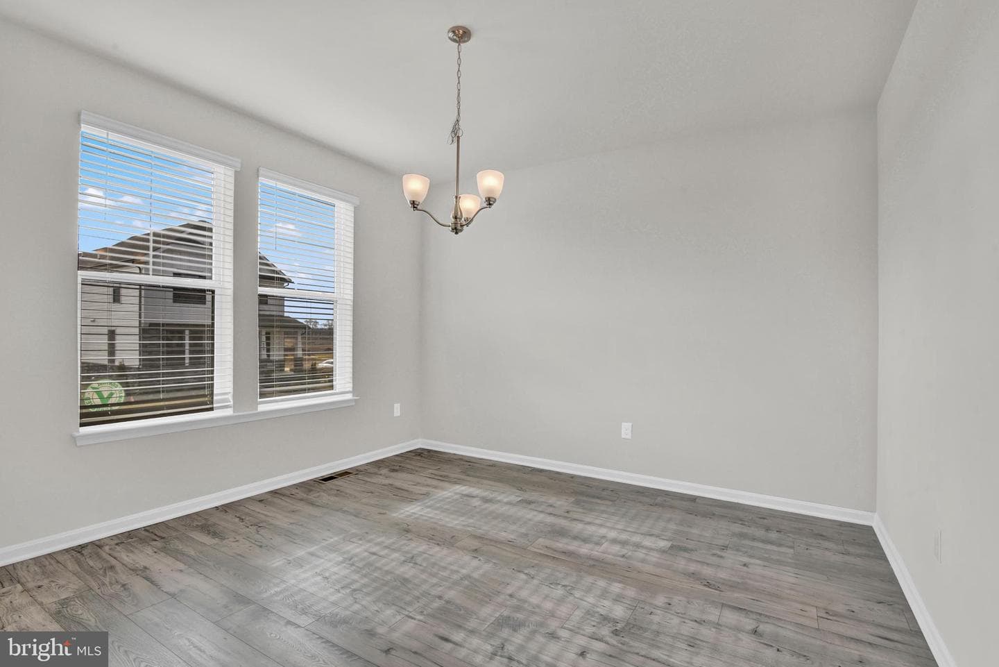 456 Hanson Street photo 4