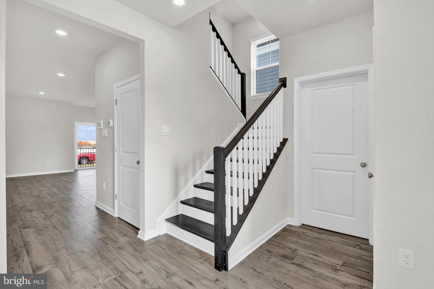 456 Hanson Street photo 6