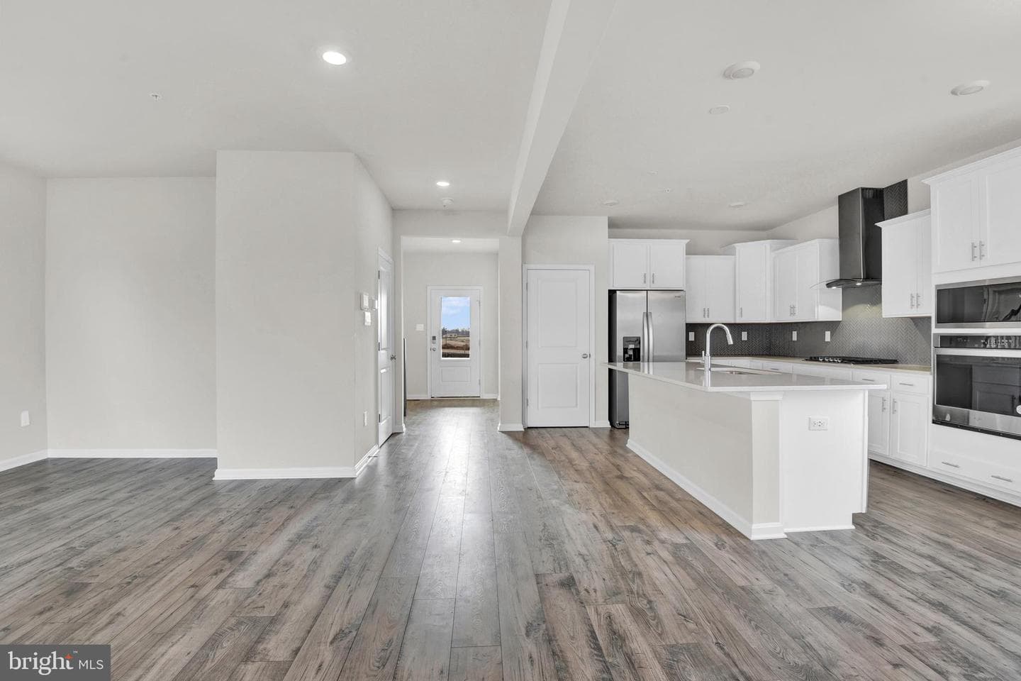 456 Hanson Street photo 9