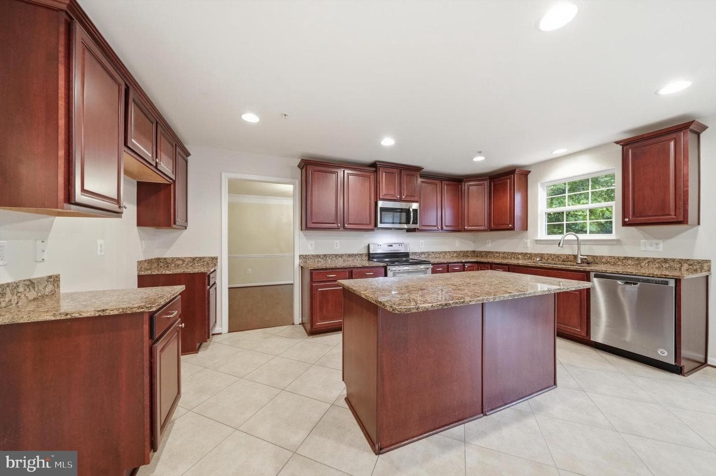 6728 Meadowlawn Circle photo 10