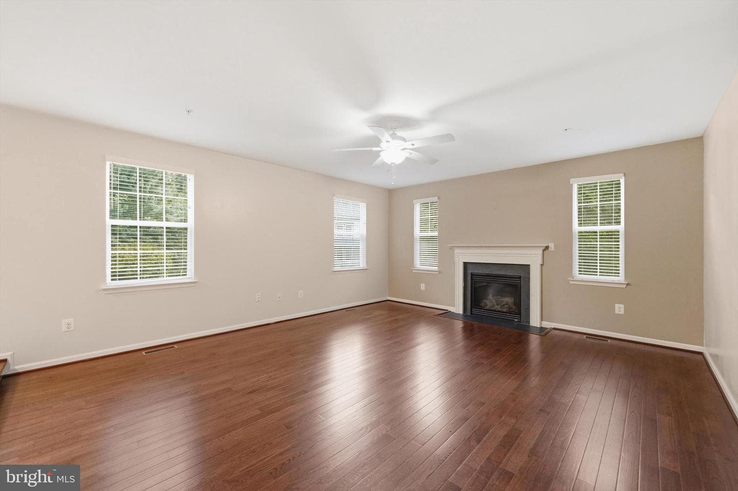 6728 Meadowlawn Circle photo 17