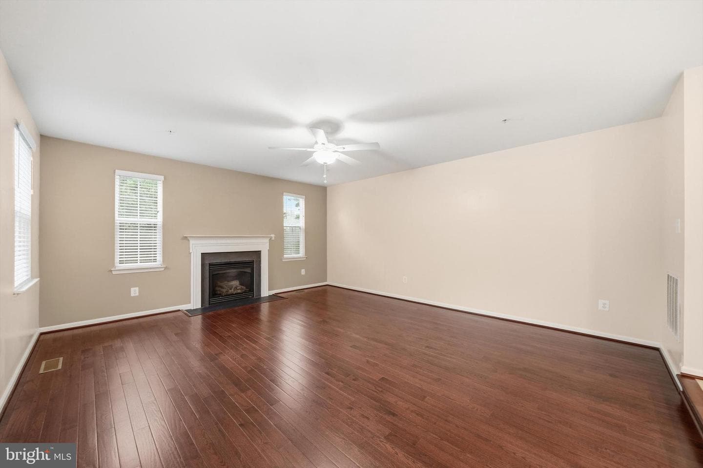 6728 Meadowlawn Circle photo 18
