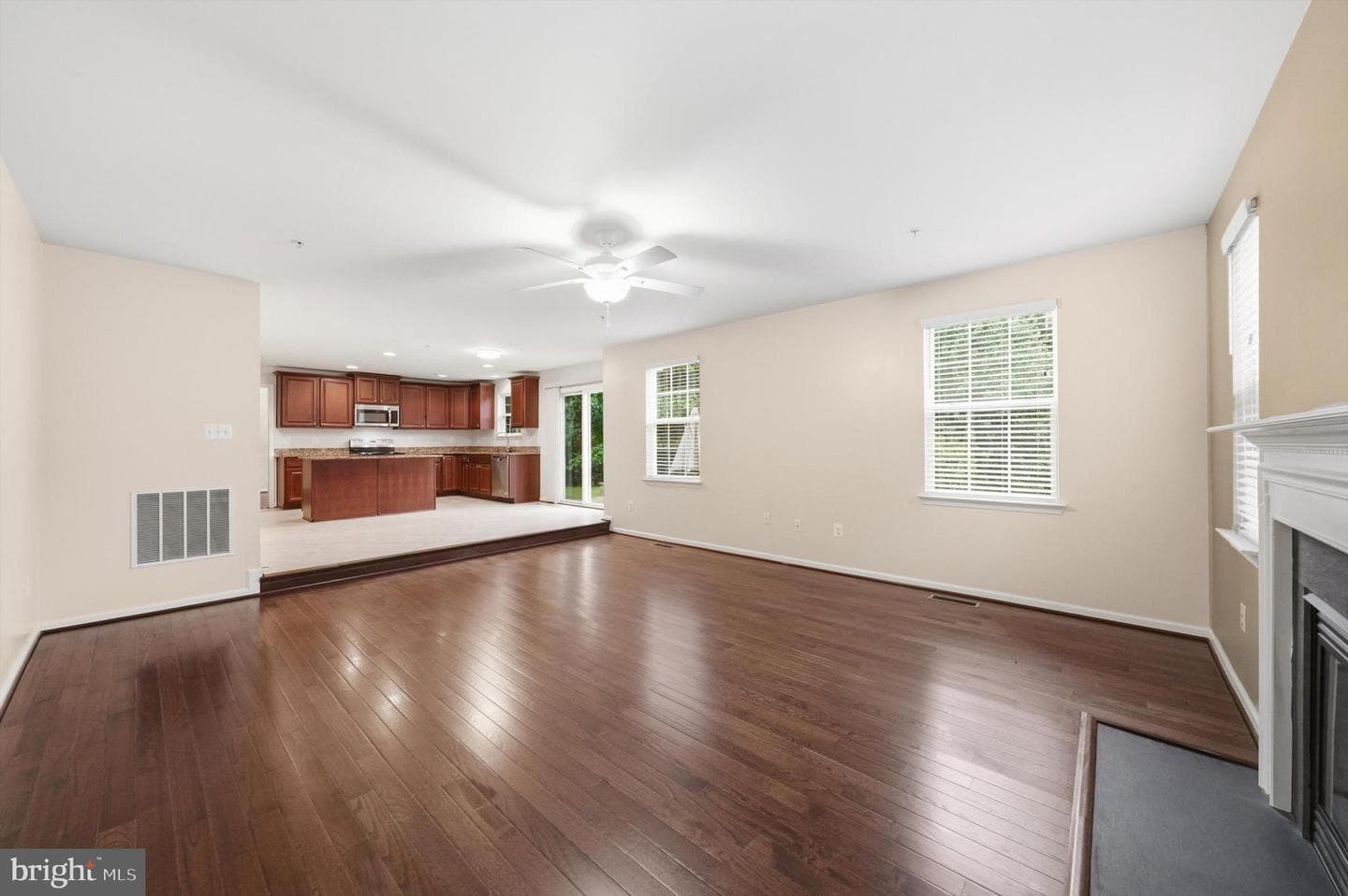 6728 Meadowlawn Circle photo 19