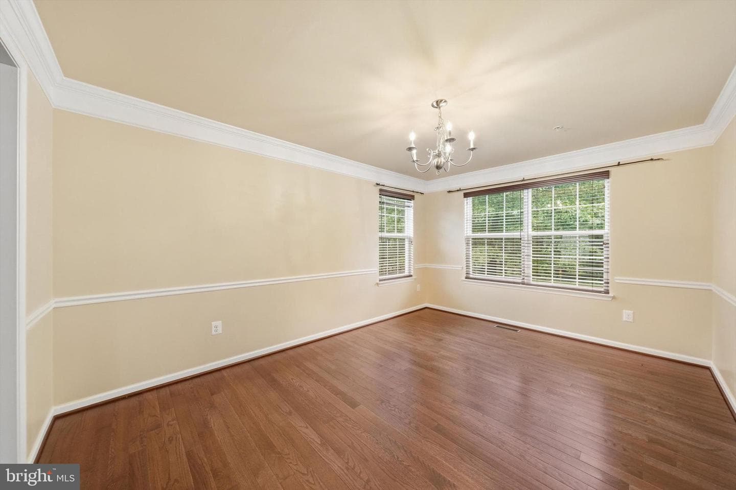 6728 Meadowlawn Circle photo 7