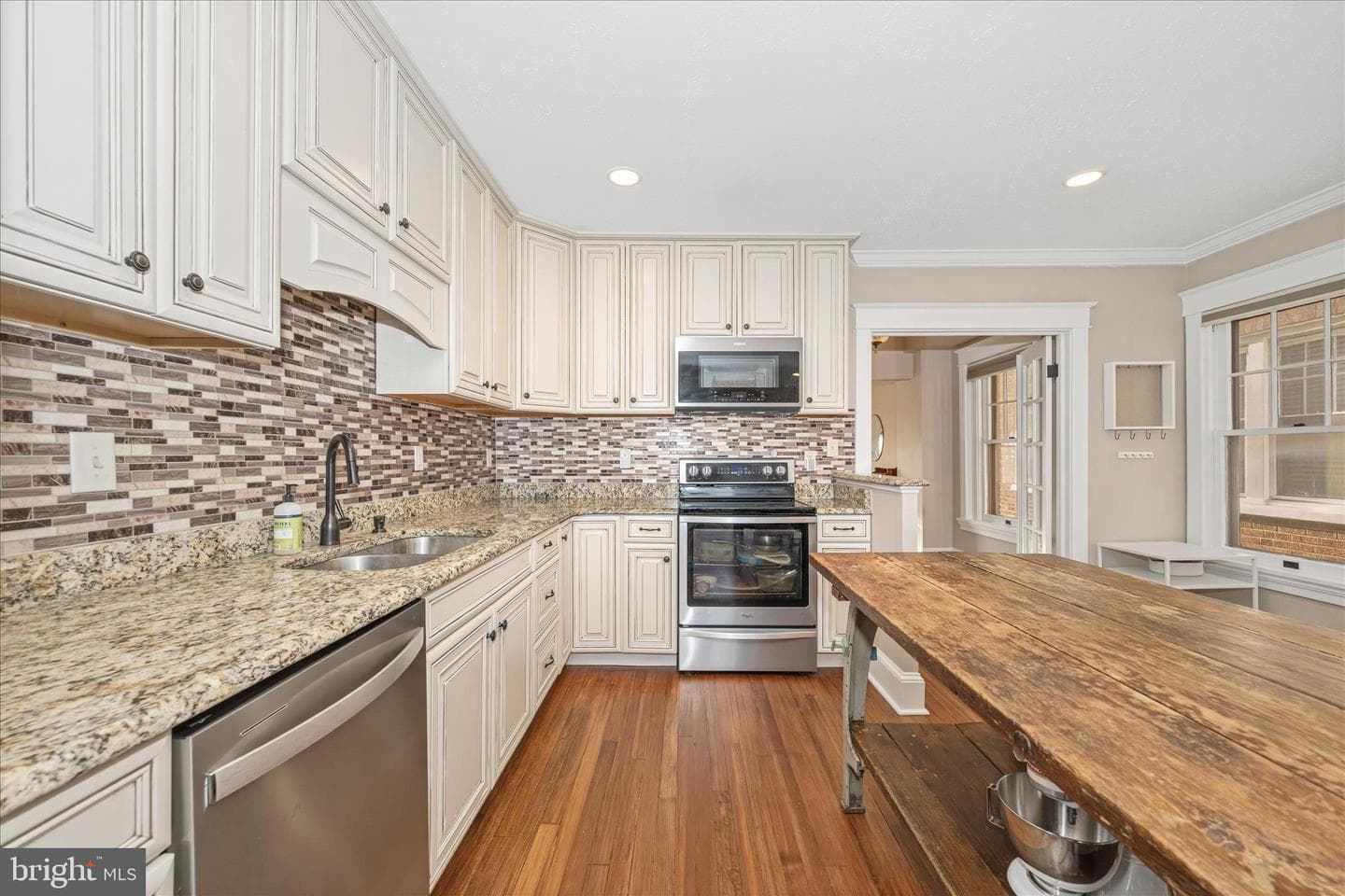 1190 N Market Street photo 16