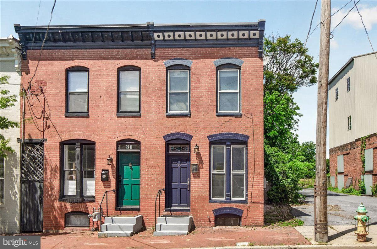 33 E South Street