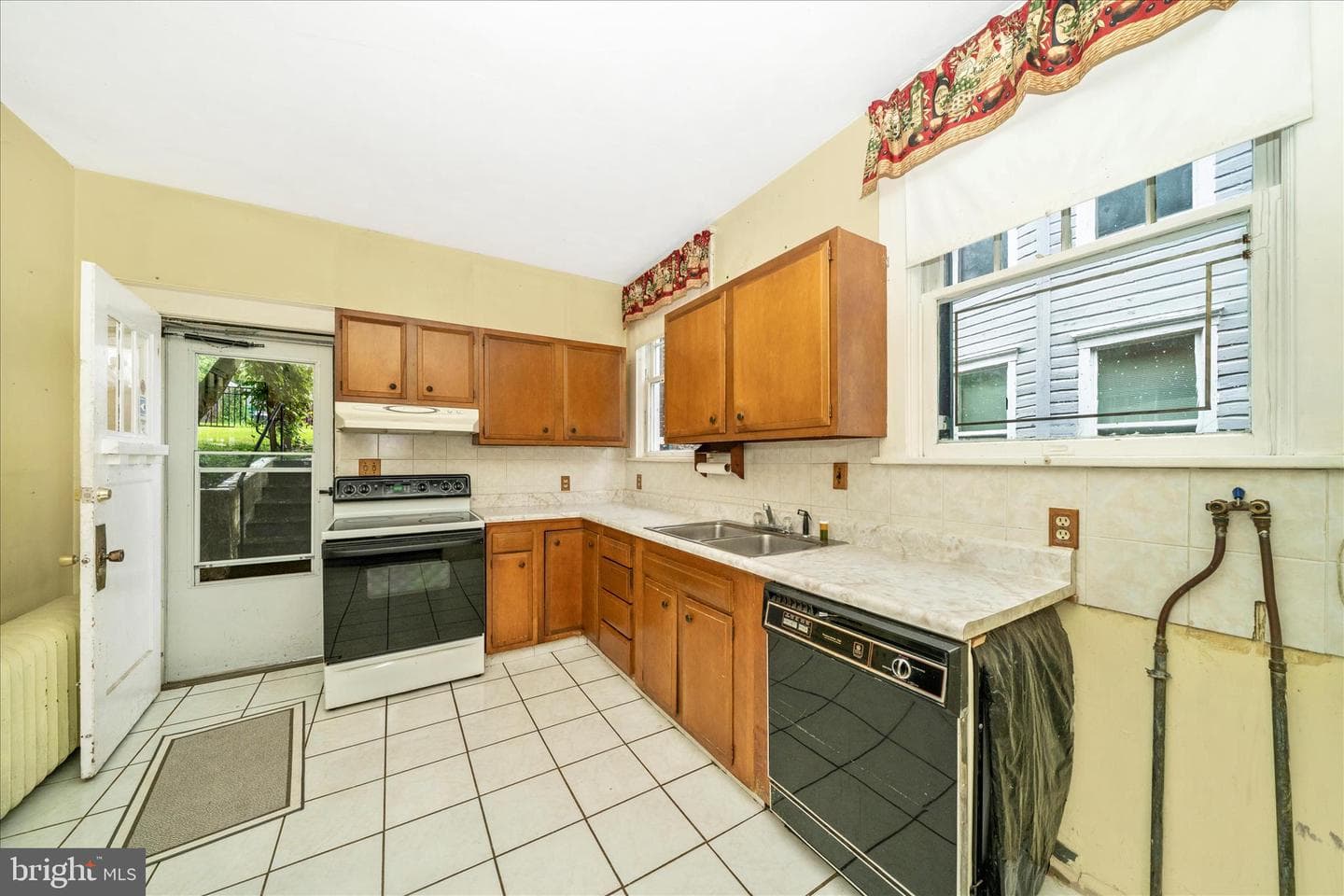523 W Potomac Street photo 16
