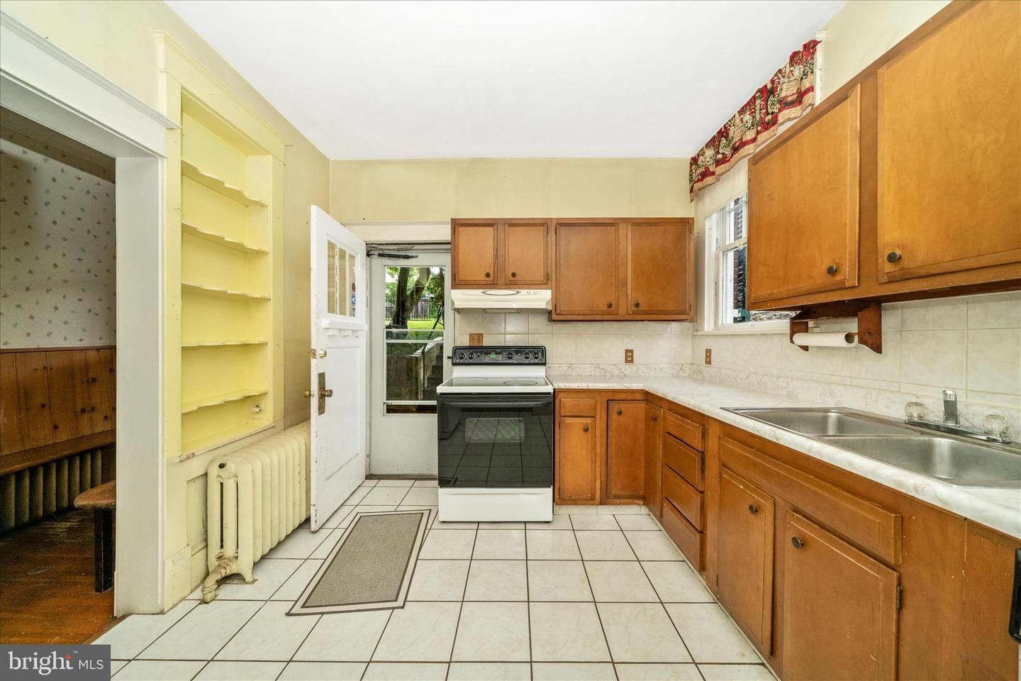 523 W Potomac Street photo 19