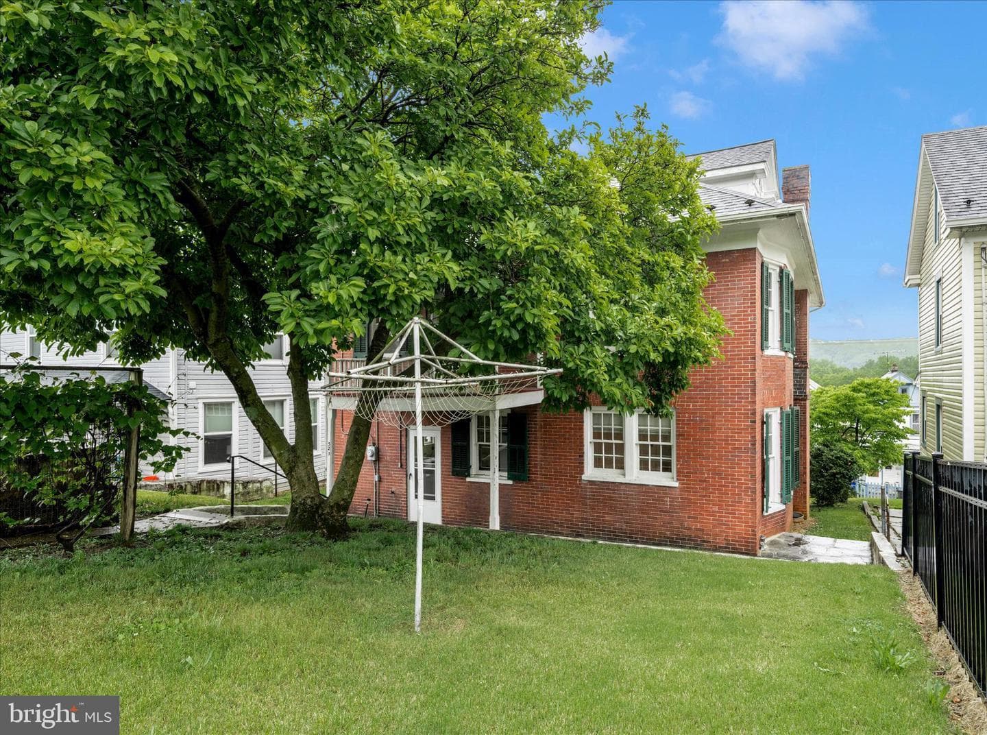 523 W Potomac Street photo 45