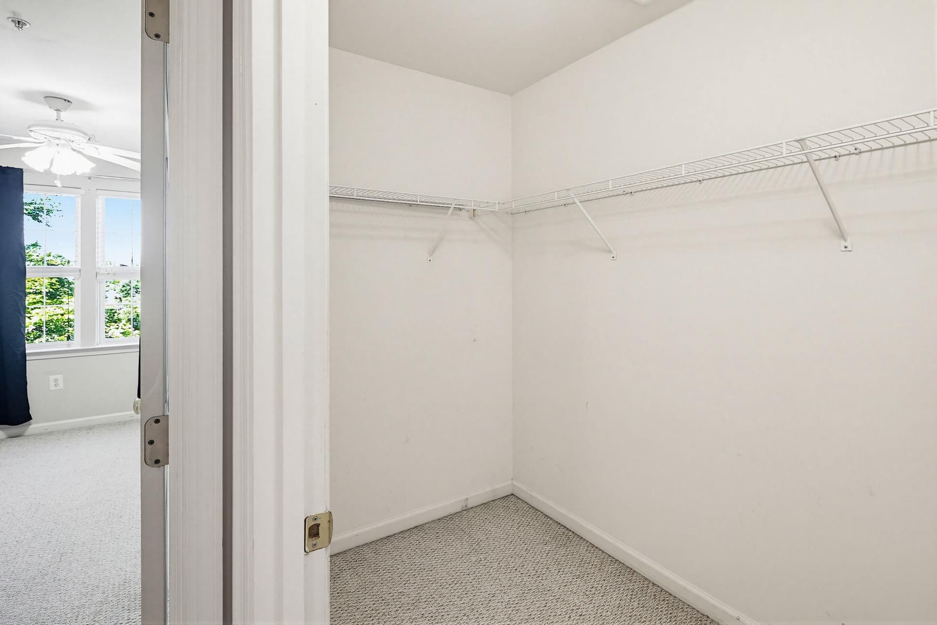 570 Eisenhower Drive photo 21