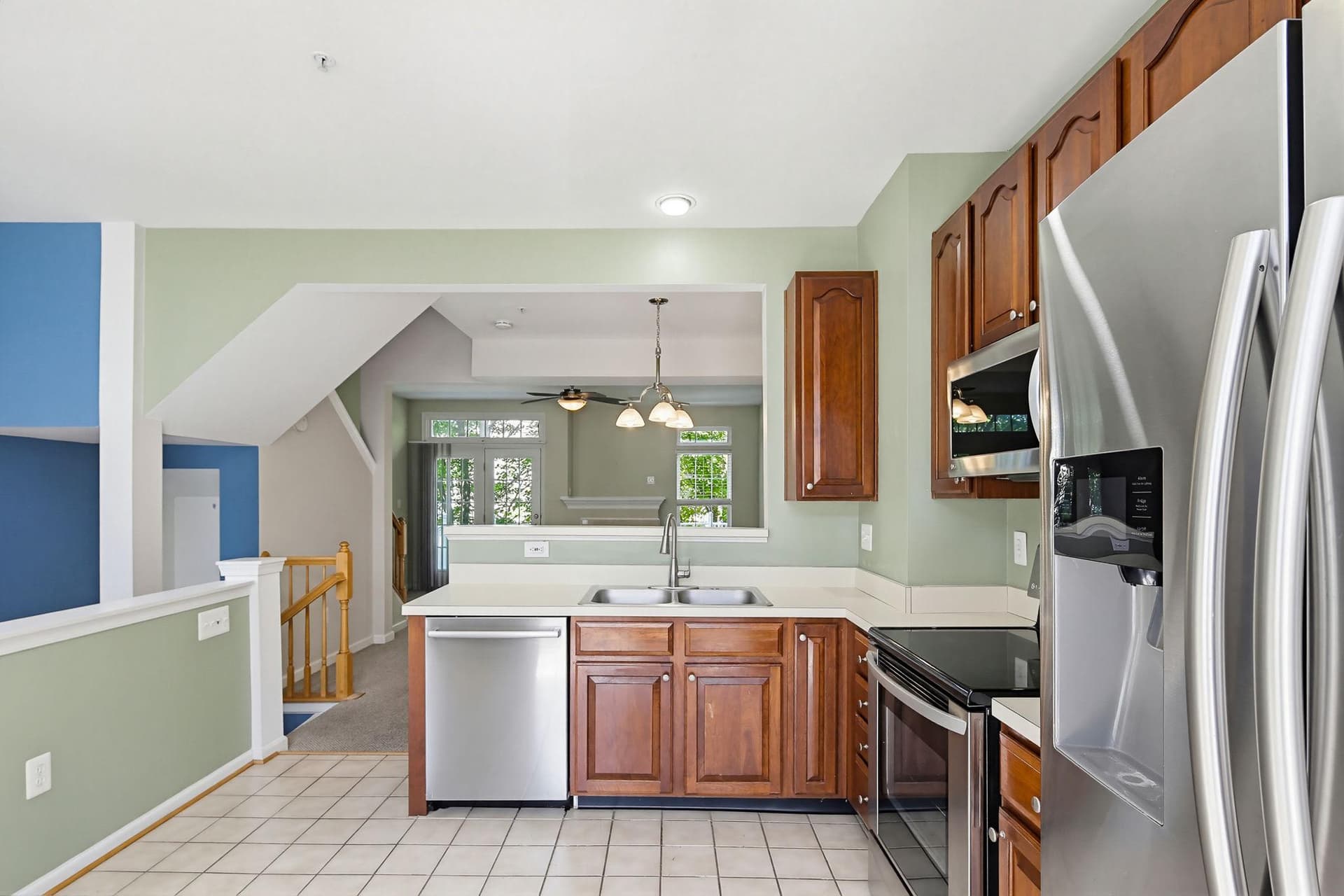 570 Eisenhower Drive photo 3