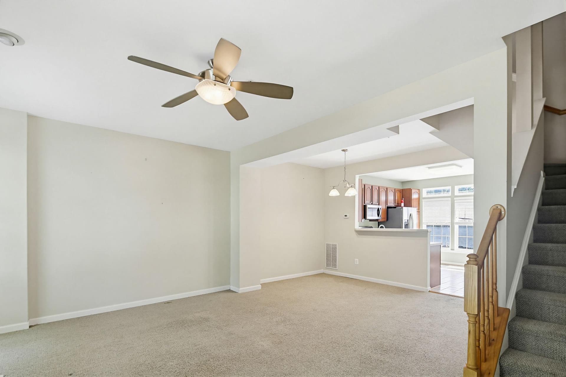 570 Eisenhower Drive photo 7