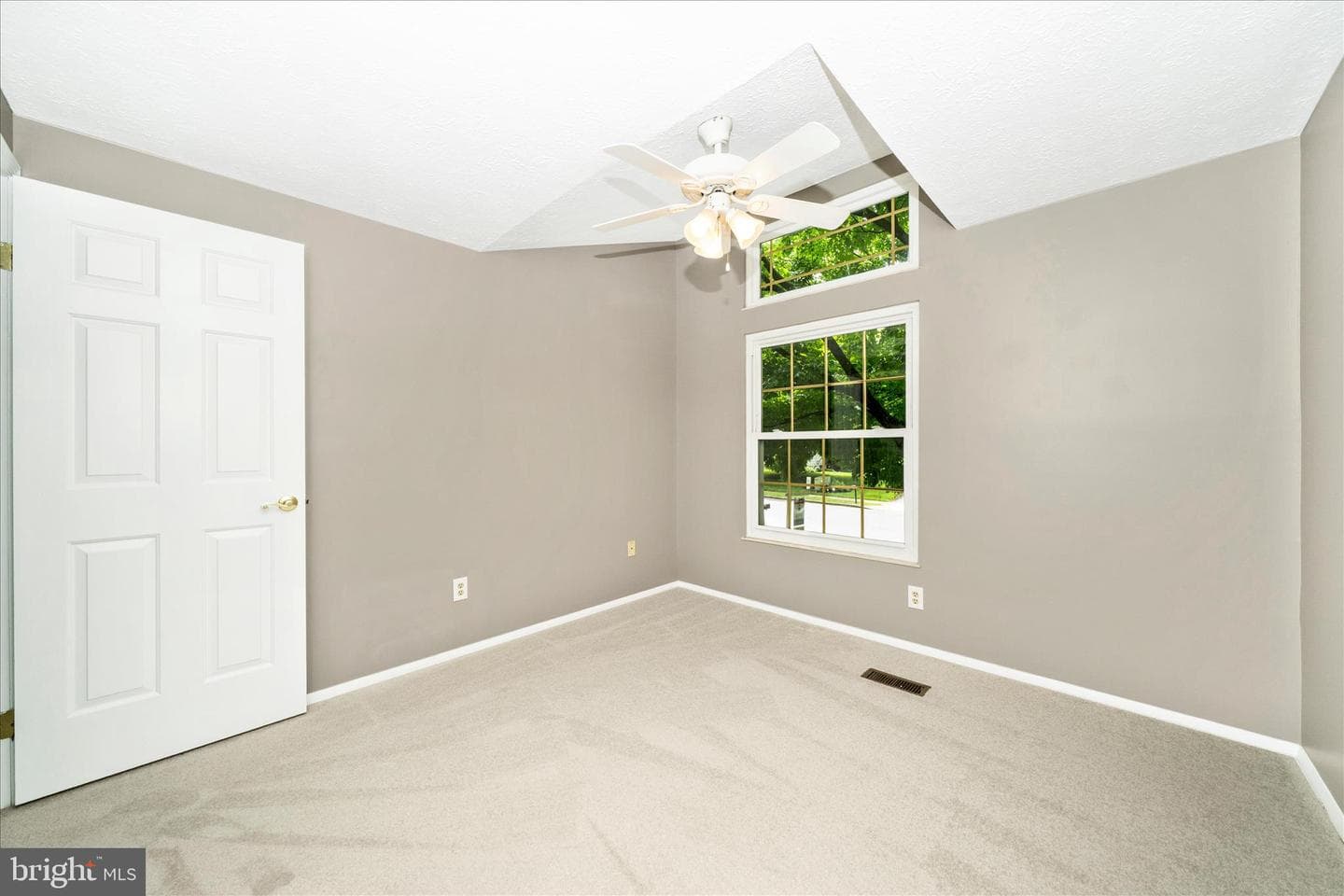 218 Sandstone Drive photo 26