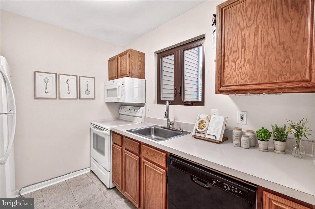 10269 White Pelican Way #102b photo 8