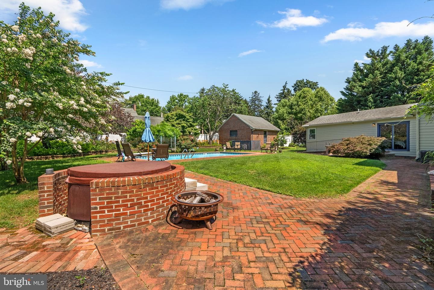 305 College Place photo 53
