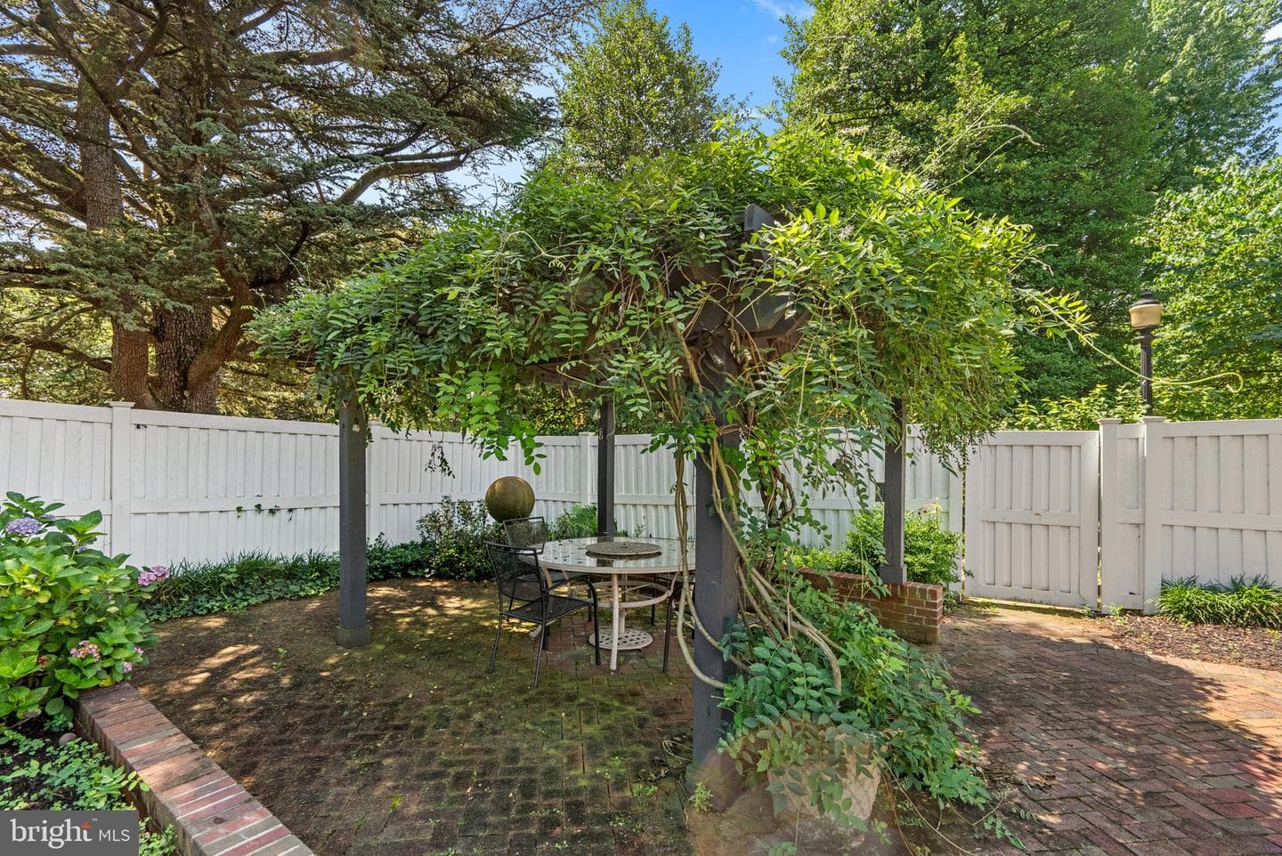 305 College Place photo 54