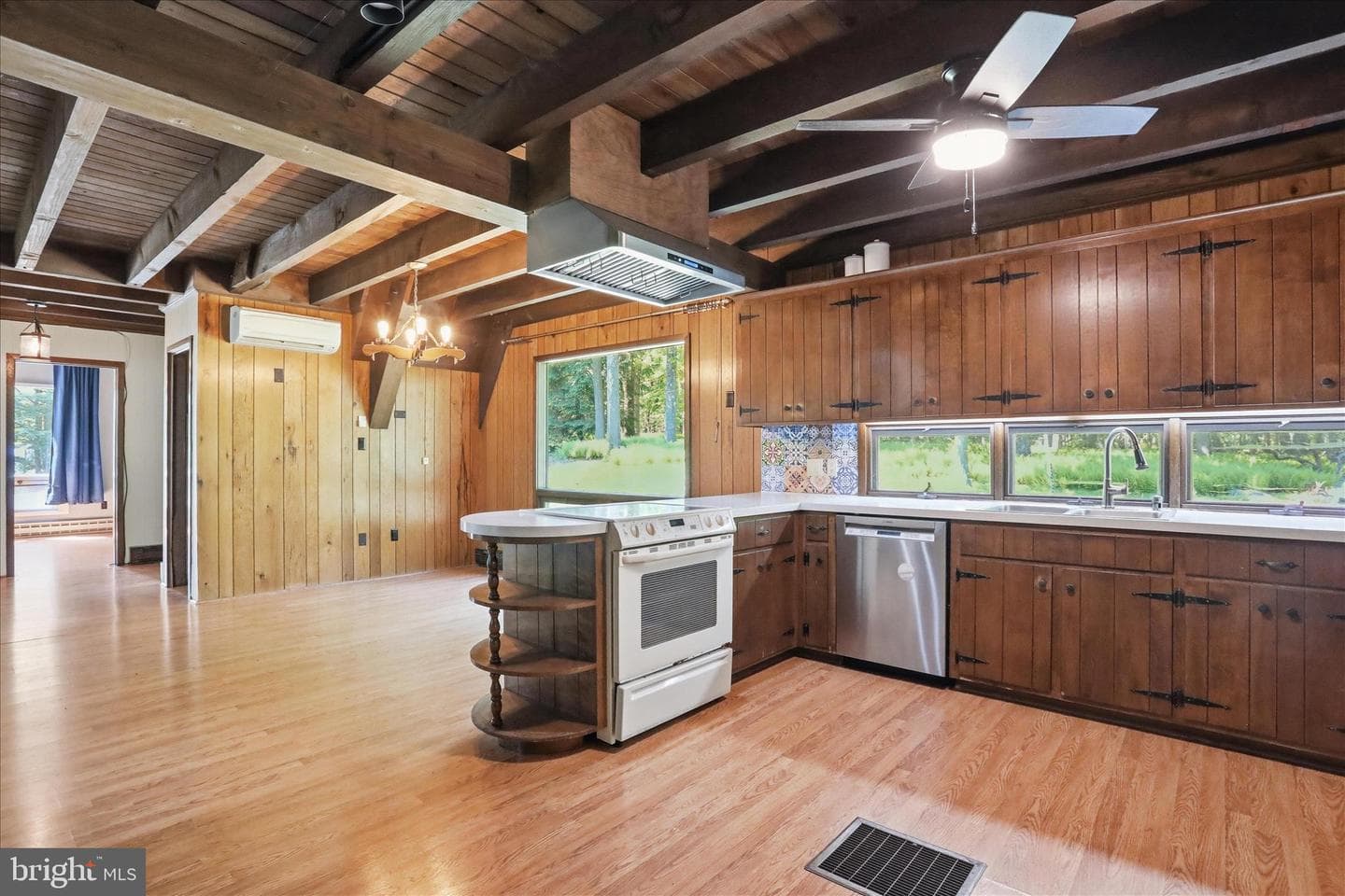 8209 Gambrill Park Road photo 11