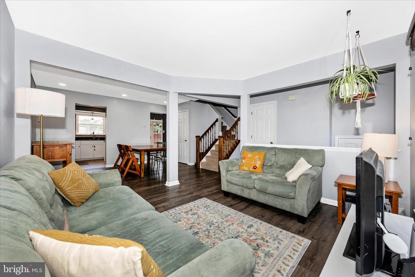 2412 Dunmore Court photo 4