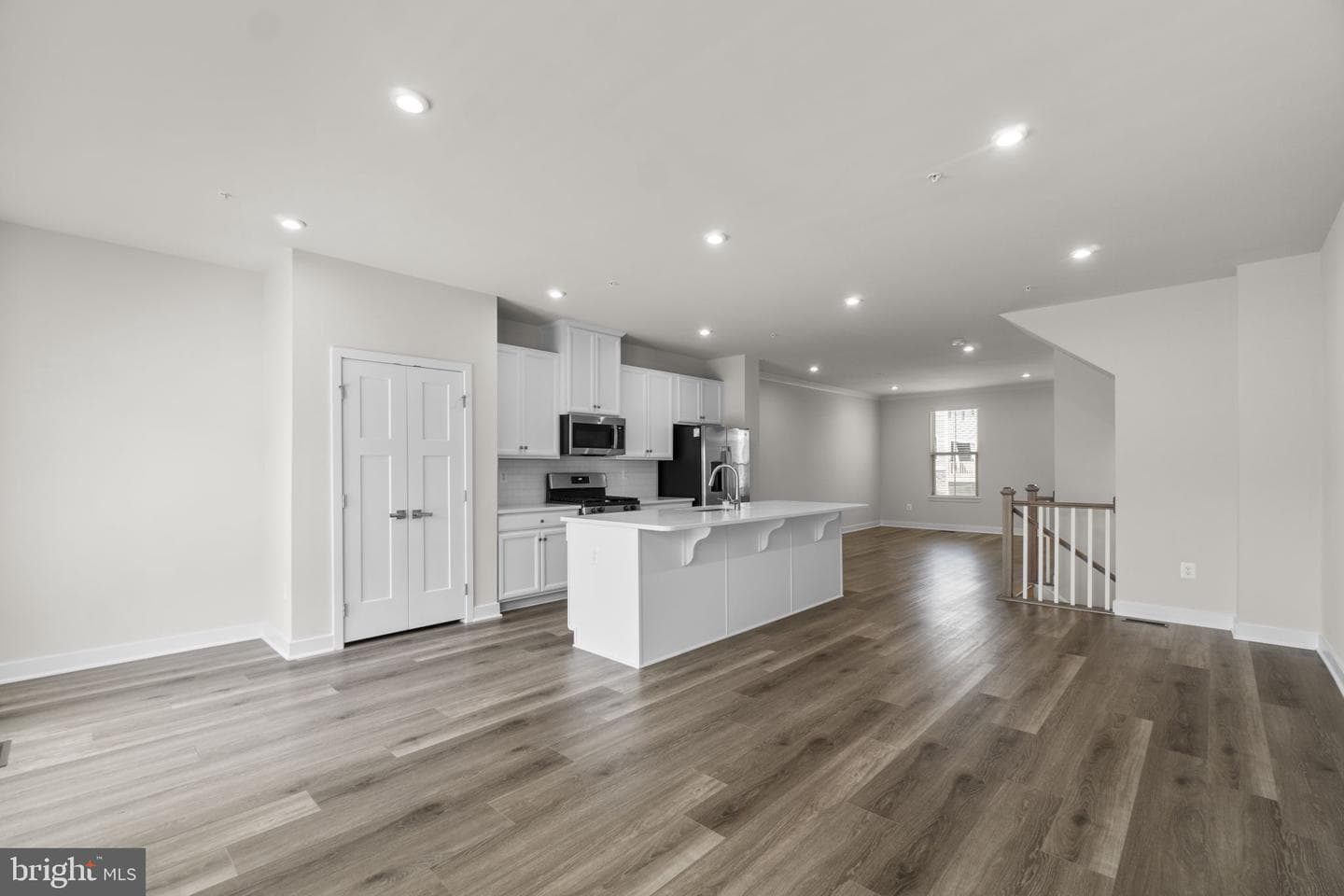 5788 Meadowood Street photo 8