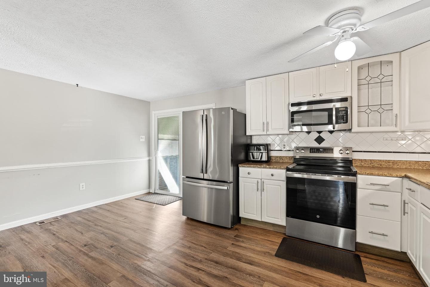 402 Cranberry Court photo 3