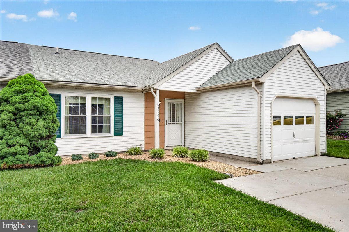 5790 Box Elder Court photo 4