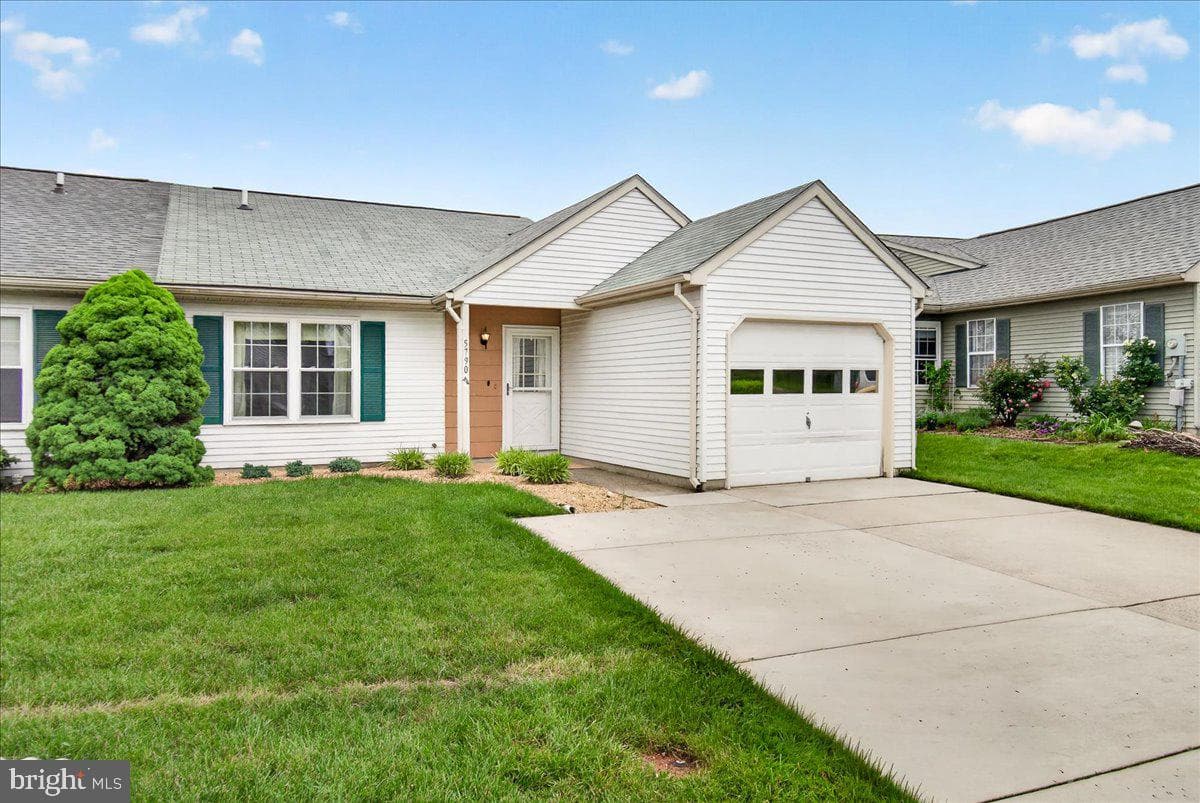 5790 Box Elder Court photo 6