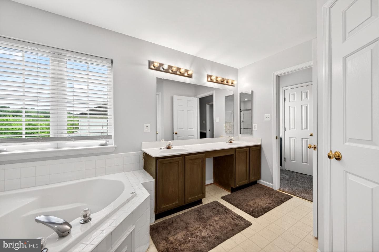 8 N Pointe Terrace photo 34