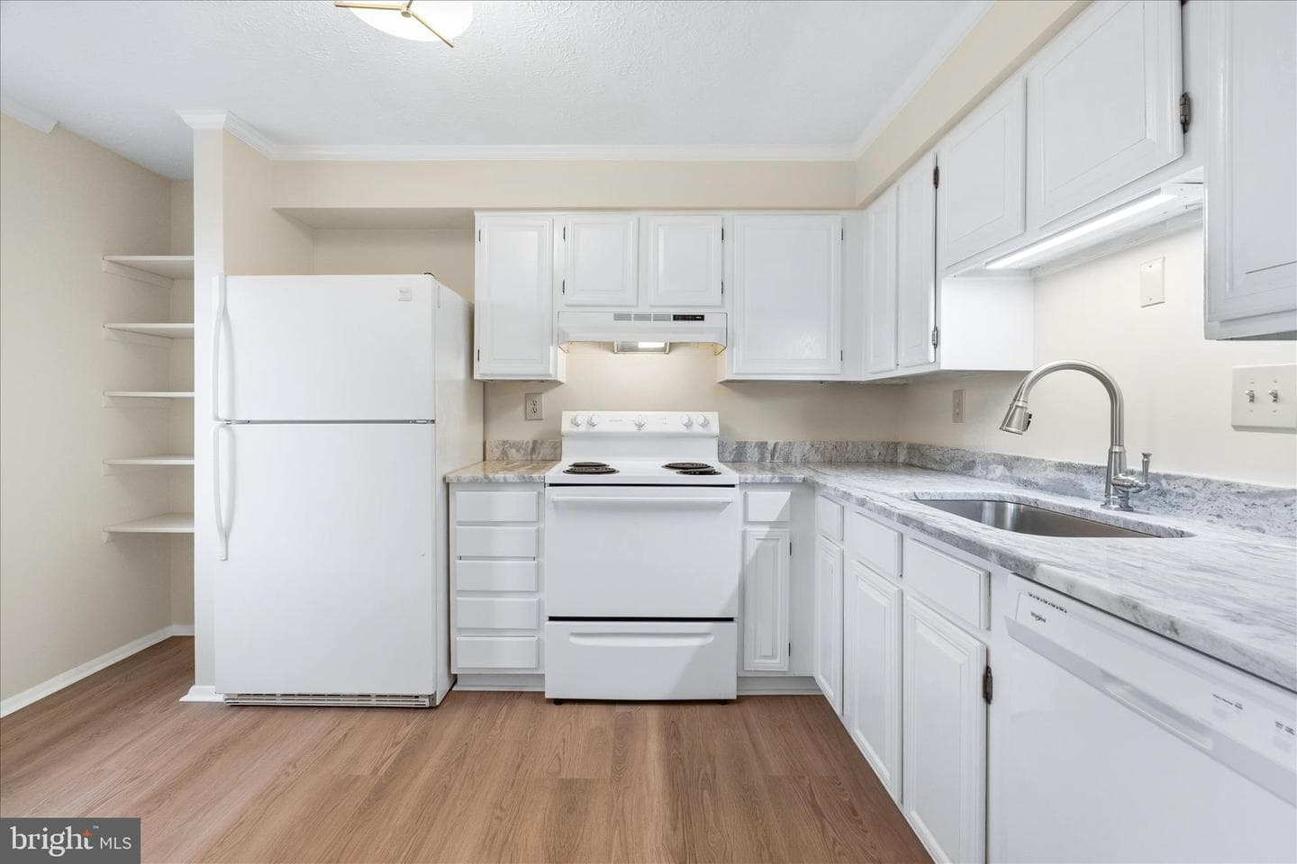 180 Fairfield Drive photo 16