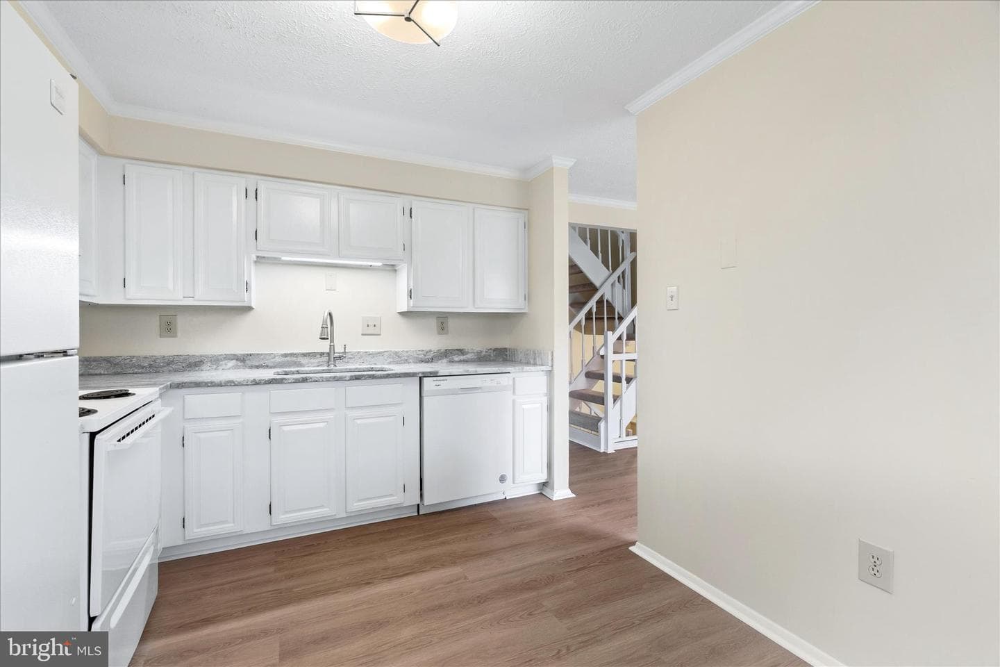 180 Fairfield Drive photo 23