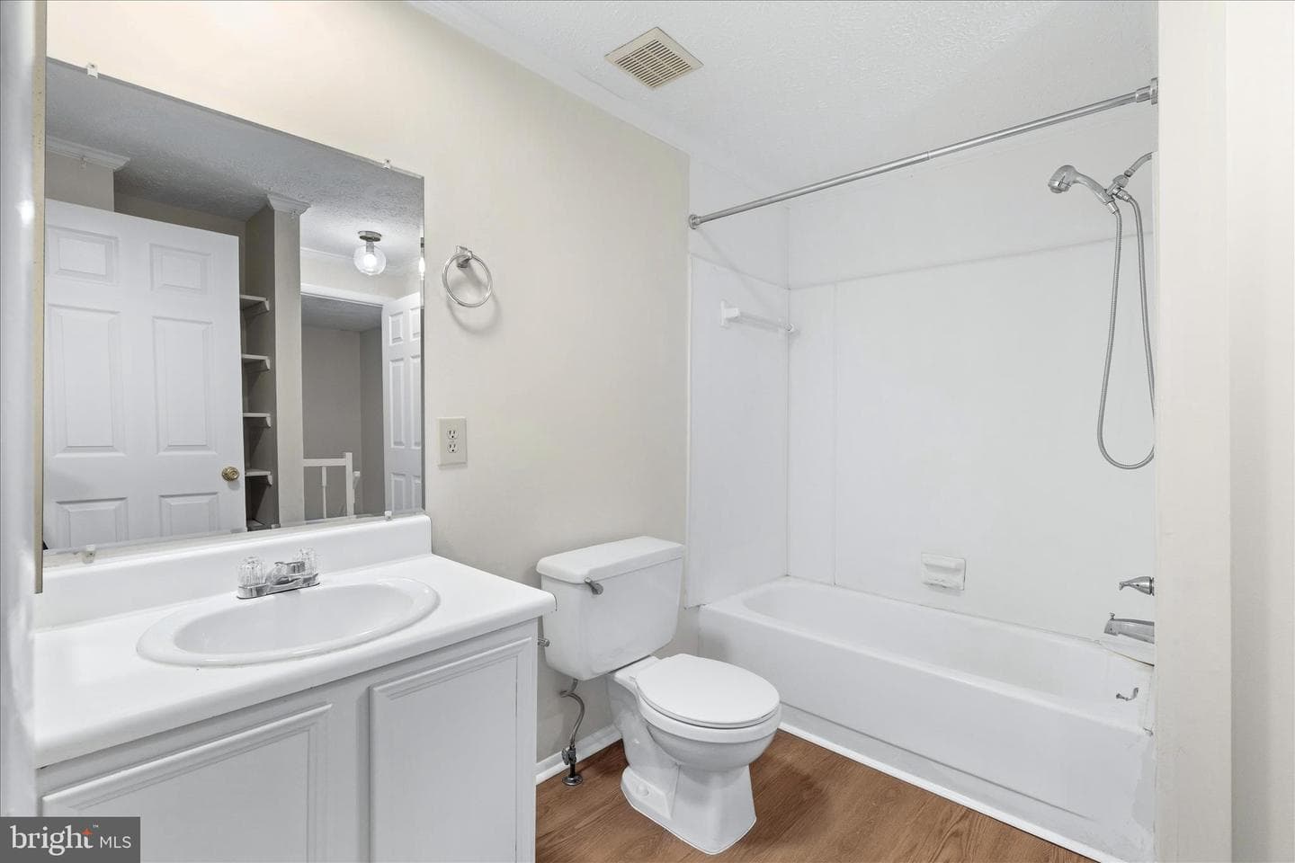 180 Fairfield Drive photo 32