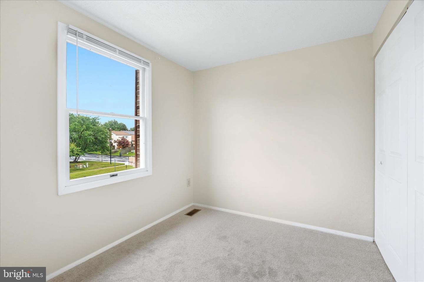 180 Fairfield Drive photo 36