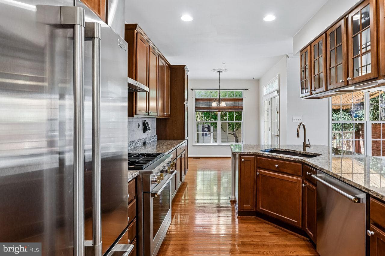 2531 Island Grove Boulevard photo 8