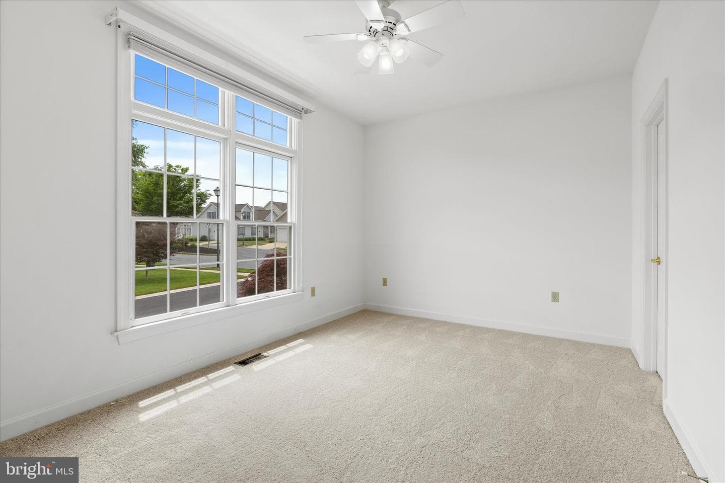 2 Derr Lane photo 10