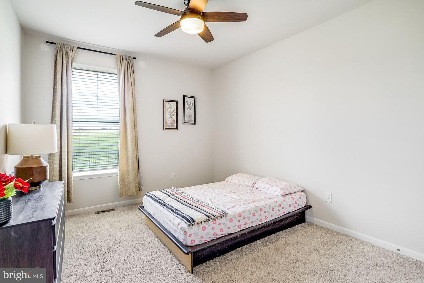 504 Carroll Walk Ave photo 34