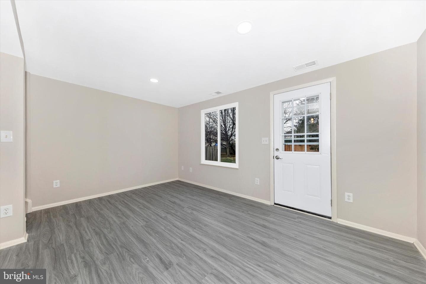 5818 Drawbridge Court photo 13
