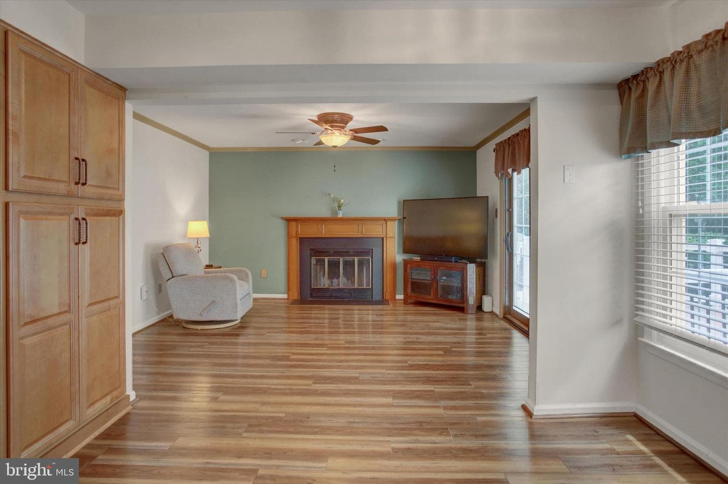 210 Burlington Avenue photo 16