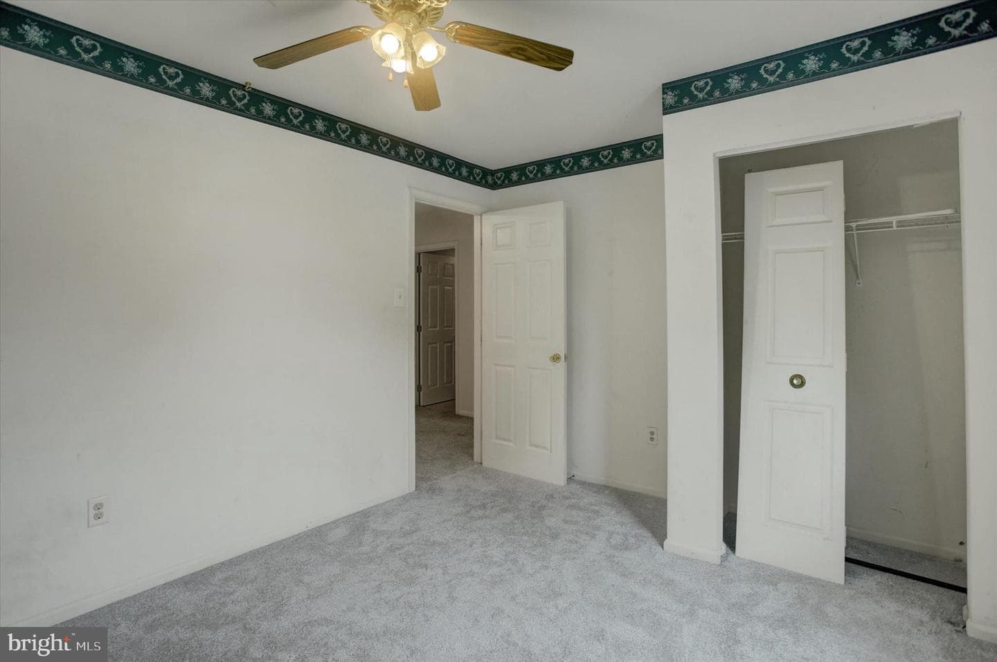 210 Burlington Avenue photo 29