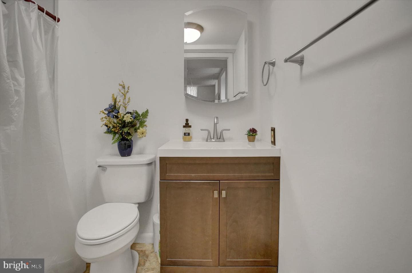 210 Burlington Avenue photo 42