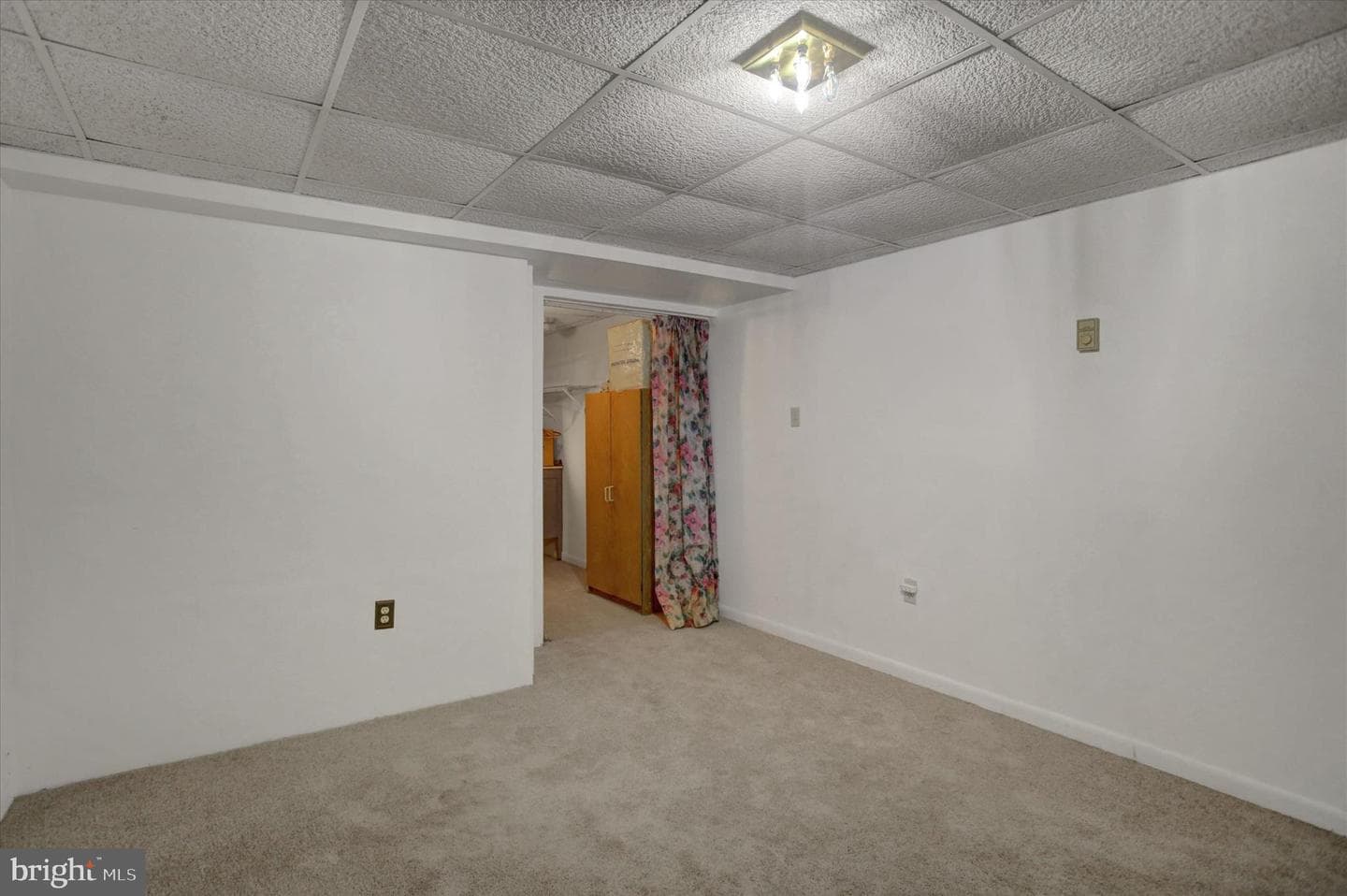 210 Burlington Avenue photo 44