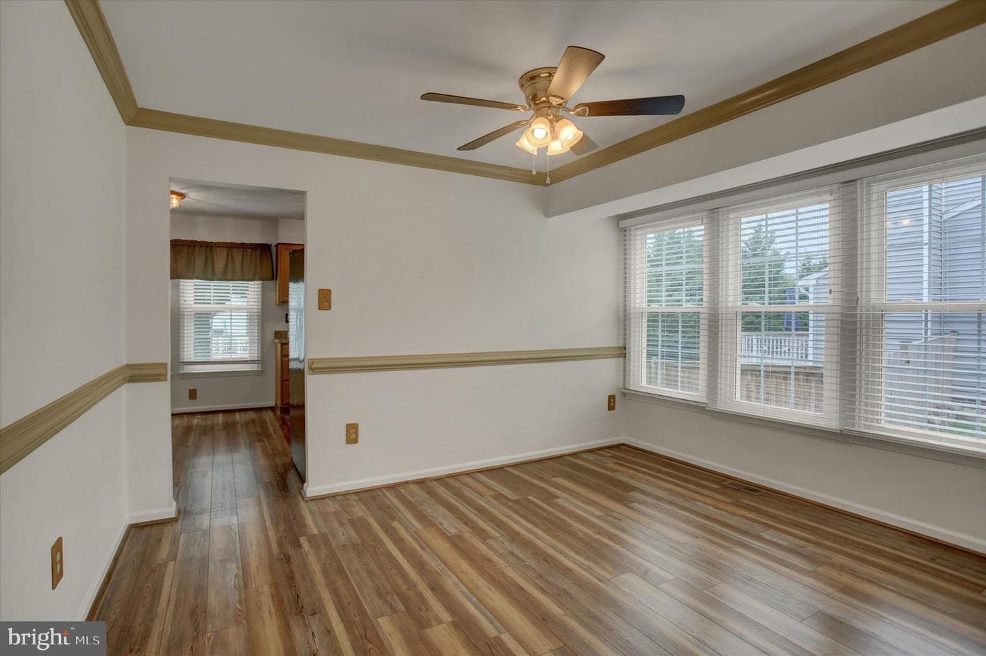 210 Burlington Avenue photo 9