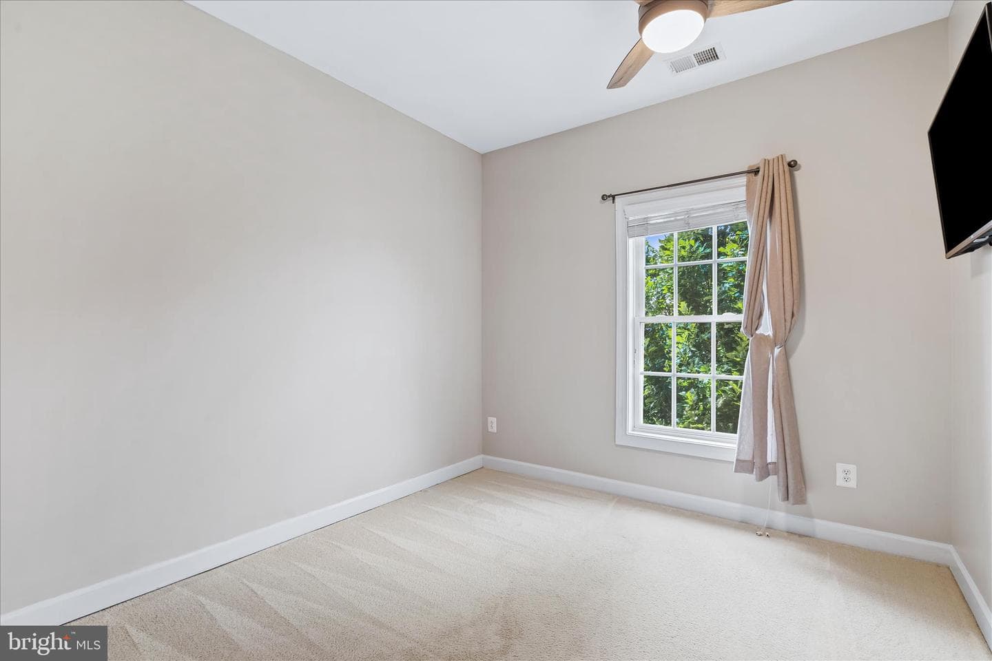9393 Penrose Street photo 28