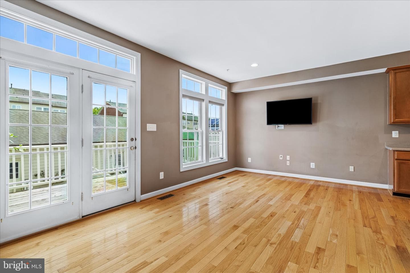 9393 Penrose Street photo 7