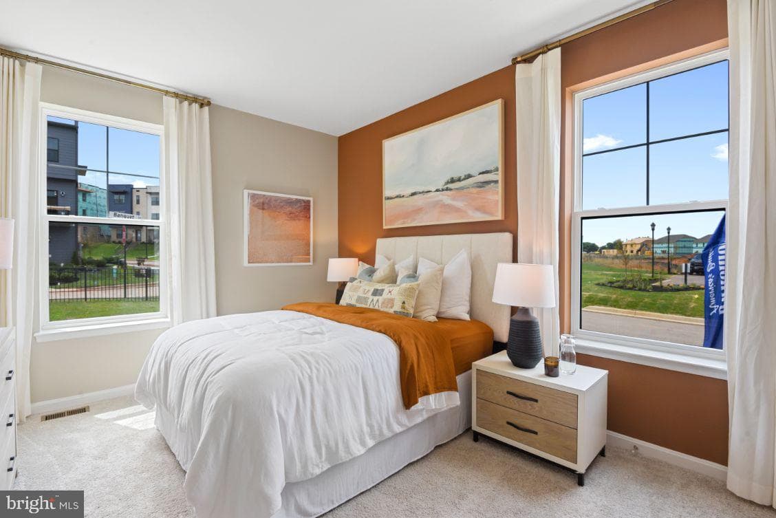 472 Ensemble Way photo 14