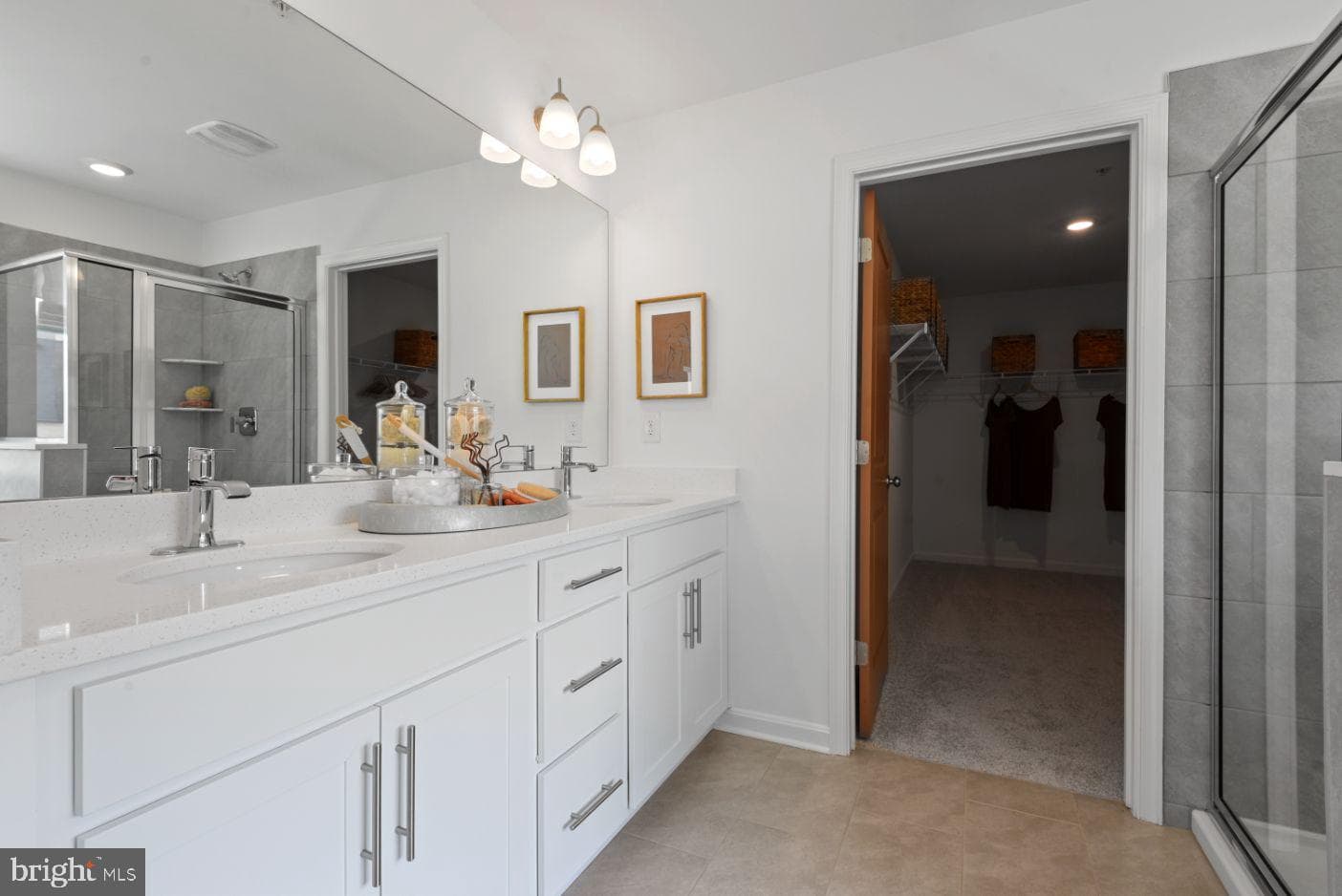 472 Ensemble Way photo 18